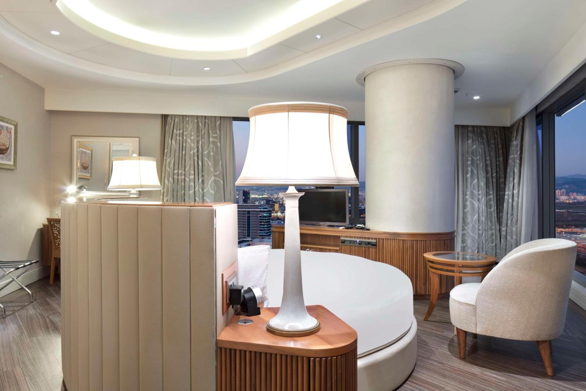 ฮิลตัน เบอร์ซา คอนเวนชั่น เซนเตอร์ แอนด์ สปา Hotel บูร์ซา ภายนอก รูปภาพ